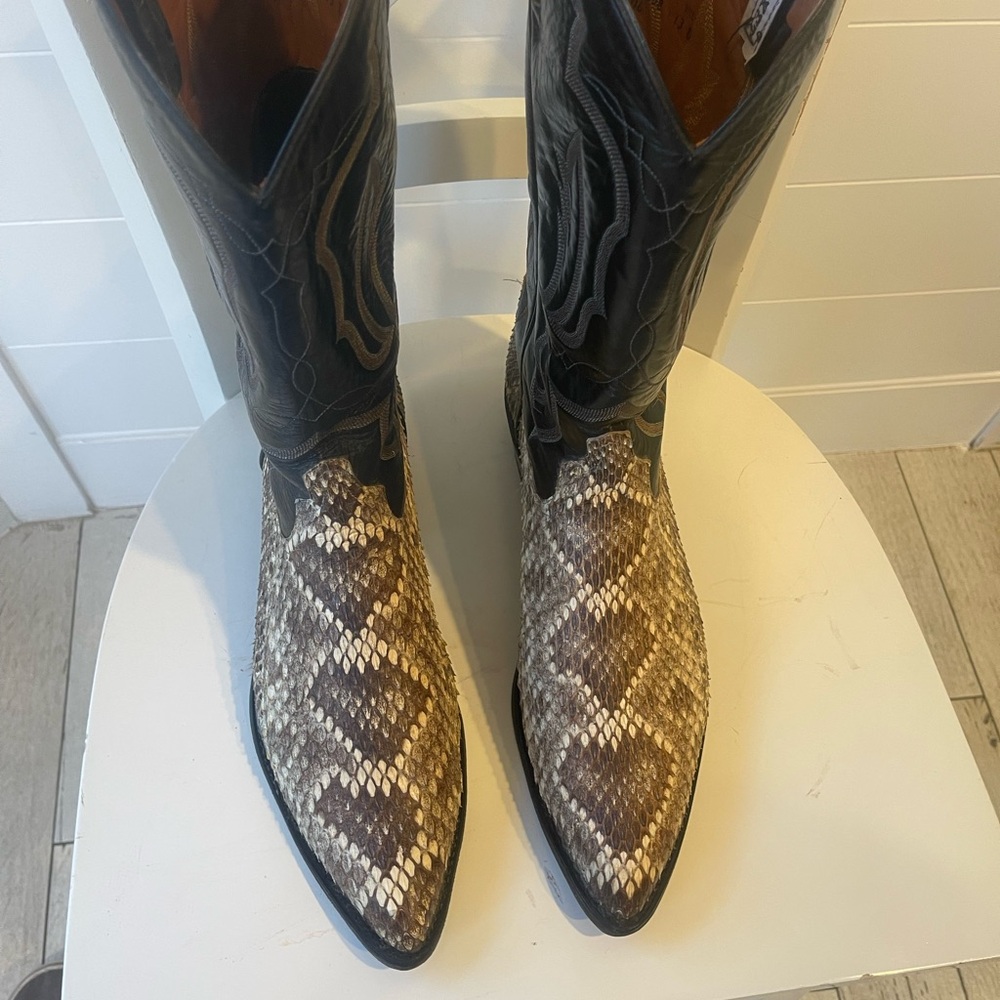 Excellent condition, vintage Tony Lama, easter diamond back rattlesnake boots